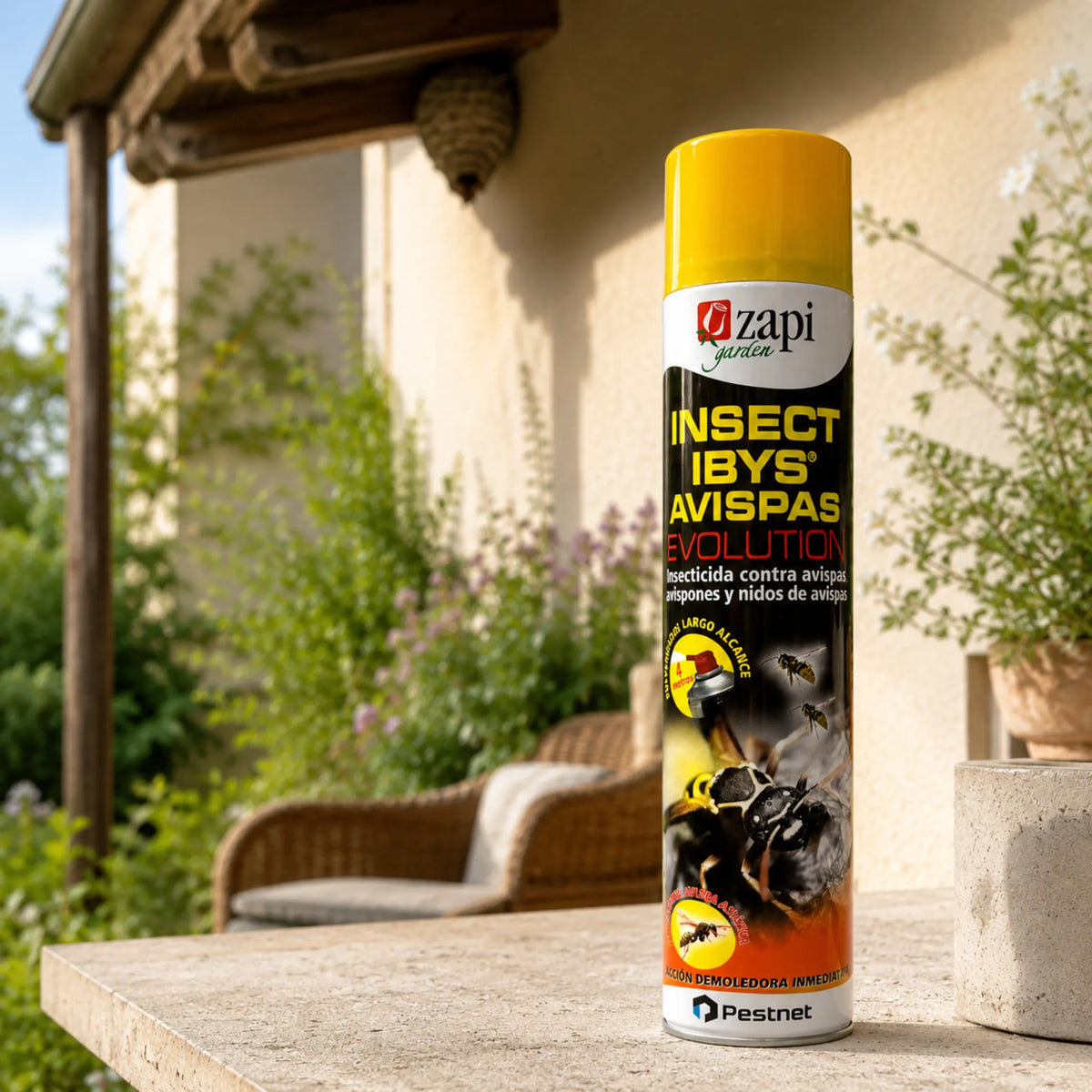 Aerosol insecticida para eliminar avispas y avispones en el nido