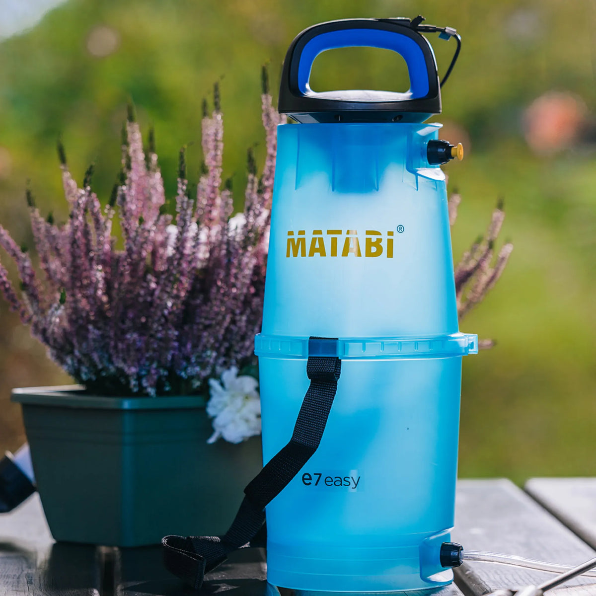 Pulverizador portátil sin bombeo con batería para tratamientos de plantas Matabi E7 easy
